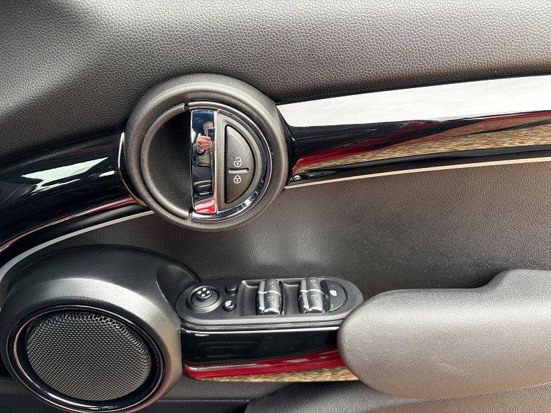 MINI Hatch 1.5 Cooper Sport Hatchback 5dr Petrol Steptronic Euro 6 (s/s) (136 ps) 5dr Automatic 2026