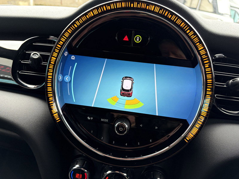 MINI Hatch 1.5 Cooper Sport Hatchback 5dr Petrol Steptronic Euro 6 (s/s) (136 ps) 5dr Automatic 2026