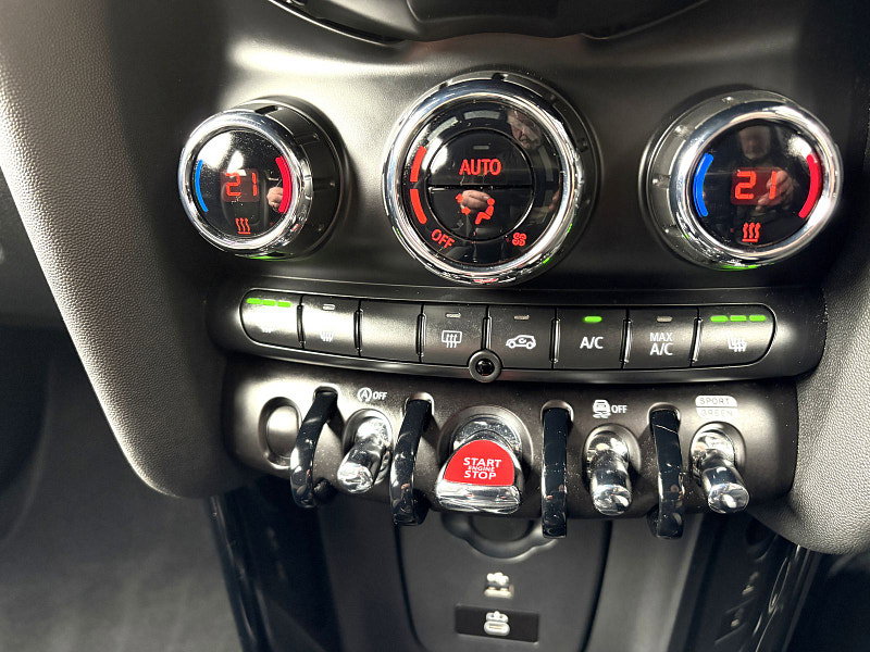 MINI Hatch 1.5 Cooper Sport Hatchback 5dr Petrol Steptronic Euro 6 (s/s) (136 ps) 5dr Automatic 2026