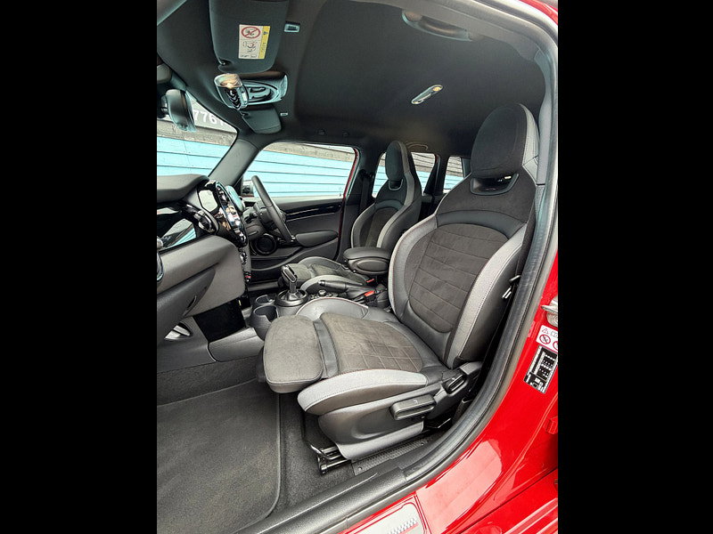 MINI Hatch 1.5 Cooper Sport Hatchback 5dr Petrol Steptronic Euro 6 (s/s) (136 ps) 5dr Automatic 2026