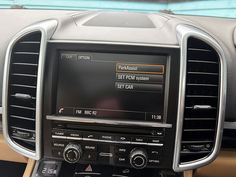 Porsche Cayenne 3.0 TD V6 Platinum Edition SUV 5dr Diesel TiptronicS 4WD Euro 5 (s/s) (245 ps) 5dr Automatic 2026
