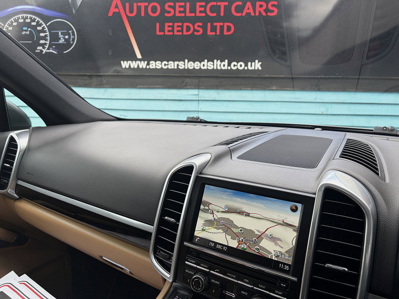 Porsche Cayenne 3.0 TD V6 Platinum Edition SUV 5dr Diesel TiptronicS 4WD Euro 5 (s/s) (245 ps) 5dr Automatic 2026