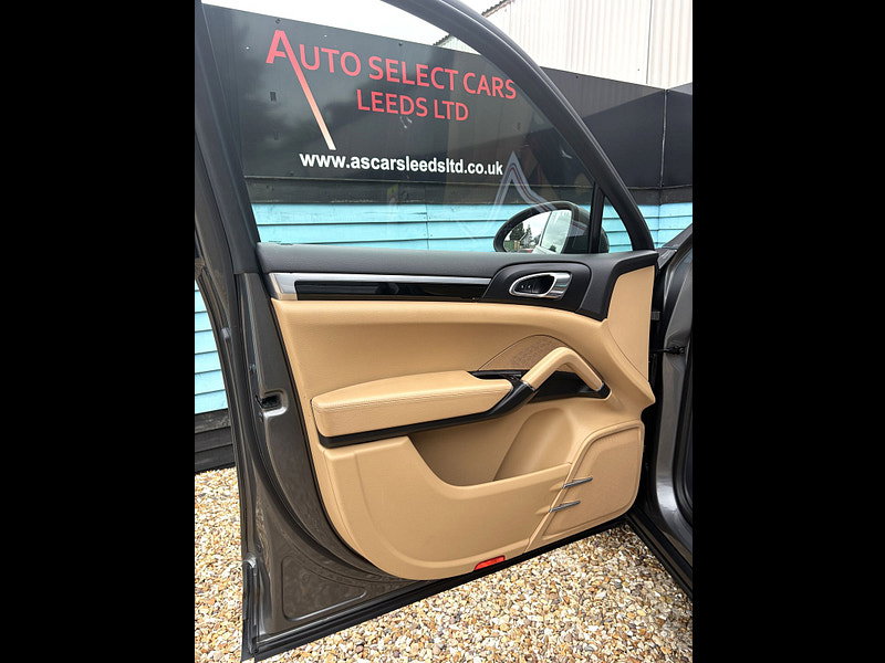 Porsche Cayenne 3.0 TD V6 Platinum Edition SUV 5dr Diesel TiptronicS 4WD Euro 5 (s/s) (245 ps) 5dr Automatic 2026