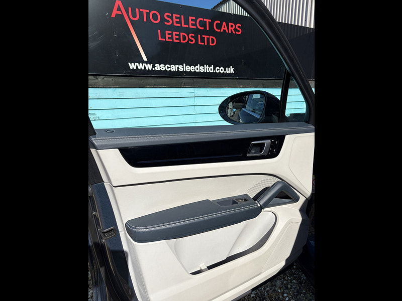 Porsche Cayenne 3.0T V6 SUV 5dr Petrol TiptronicS 4WD Euro 6 (s/s) (340 ps) 5dr Automatic 2026