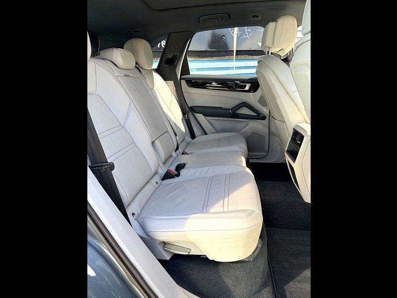 Porsche Cayenne 3.0T V6 SUV 5dr Petrol TiptronicS 4WD Euro 6 (s/s) (340 ps) 5dr Automatic 2026