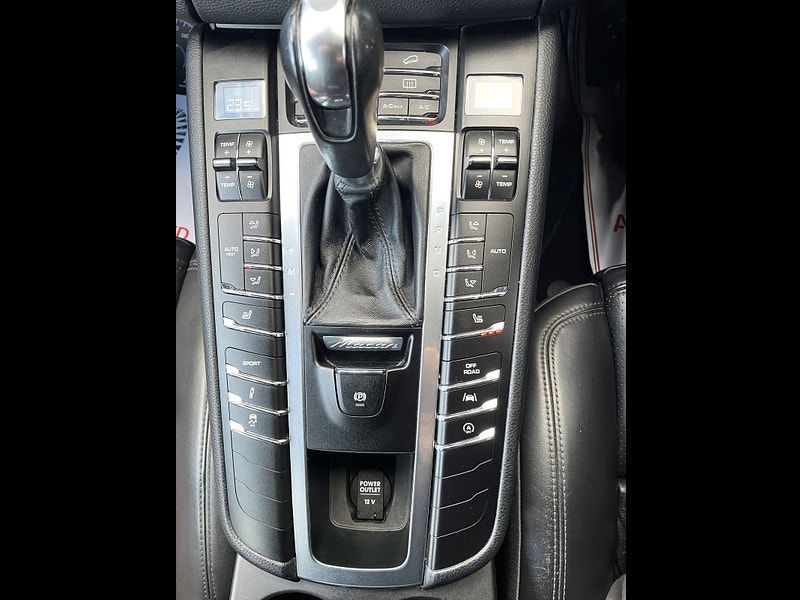 Porsche Macan 2.0T SUV 5dr Petrol PDK 4WD Euro 6 (s/s) (237 ps) 5dr Automatic 2025