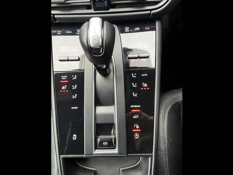Porsche Macan 2.0T SUV 5dr Petrol PDK 4WD Euro 6 (s/s) (265 ps) 5dr Automatic 2025