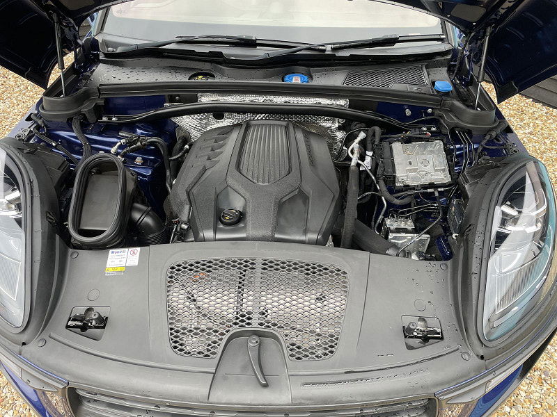 Porsche Macan 2.0T SUV 5dr Petrol PDK 4WD Euro 6 (s/s) (265 ps) 5dr Automatic 2025