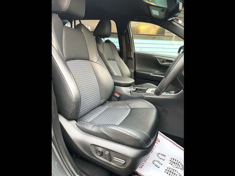 Toyota RAV4 2.5 VVT-h Dynamic SUV 5dr Petrol Hybrid CVT 4WD Euro 6 (s/s) (222 ps) 5dr Automatic 2025