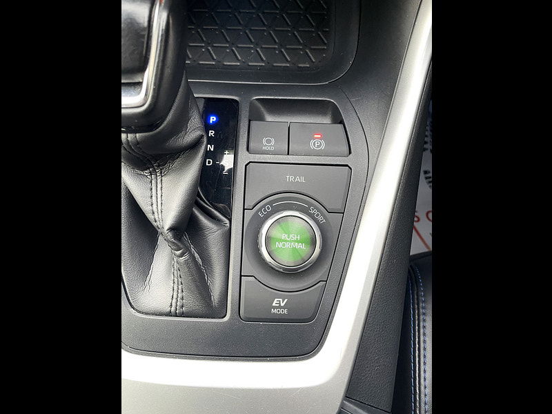 Toyota RAV4 2.5 VVT-h Dynamic SUV 5dr Petrol Hybrid CVT 4WD Euro 6 (s/s) (222 ps) 5dr Automatic 2025