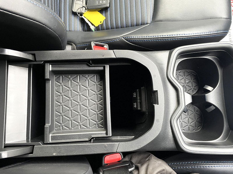 Toyota RAV4 2.5 VVT-h Dynamic SUV 5dr Petrol Hybrid CVT 4WD Euro 6 (s/s) (222 ps) 5dr Automatic 2025