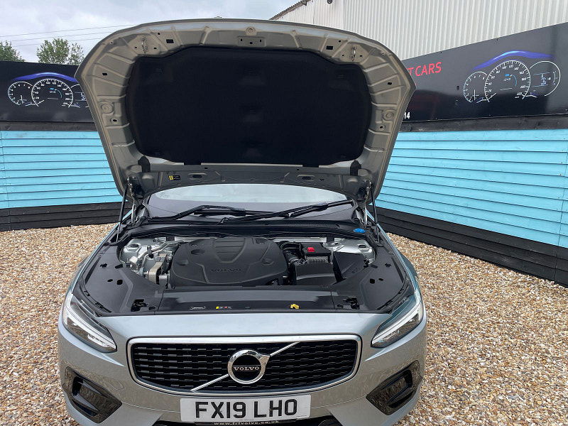 Volvo S90 2.0 D4 R-Design Saloon 4dr Diesel Auto Euro 6 (s/s) (190 ps) 4dr Automatic 2025