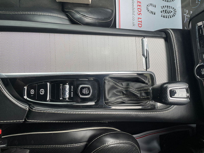 Volvo S90 2.0 D4 R-Design Saloon 4dr Diesel Auto Euro 6 (s/s) (190 ps) 4dr Automatic 2025