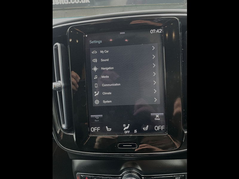 Volvo XC40 1.5h T5 Twin Engine Recharge 10.7kWh R-Design Pro SUV 5dr Petrol Plug-in Hybrid Auto Euro 6 (s/s) (262 ps) 5dr Automatic 2025