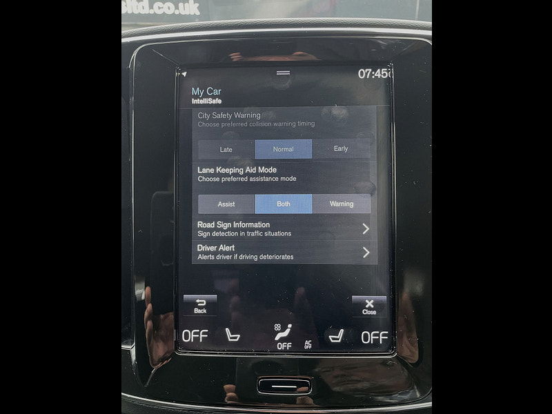 Volvo XC40 1.5h T5 Twin Engine Recharge 10.7kWh R-Design Pro SUV 5dr Petrol Plug-in Hybrid Auto Euro 6 (s/s) (262 ps) 5dr Automatic 2025