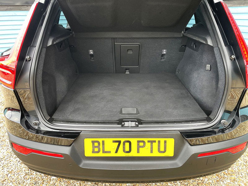 Volvo XC40 1.5h T5 Twin Engine Recharge 10.7kWh R-Design Pro SUV 5dr Petrol Plug-in Hybrid Auto Euro 6 (s/s) (262 ps) 5dr Automatic 2025