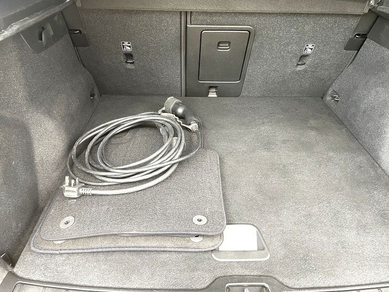 Volvo XC40 1.5h T5 Twin Engine Recharge 10.7kWh R-Design Pro SUV 5dr Petrol Plug-in Hybrid Auto Euro 6 (s/s) (262 ps) 5dr Automatic 2025