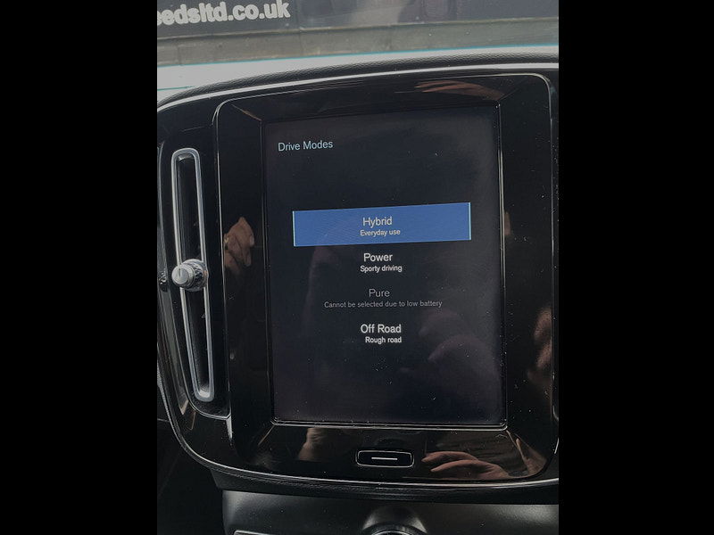 Volvo XC40 1.5h T5 Twin Engine Recharge 10.7kWh R-Design Pro SUV 5dr Petrol Plug-in Hybrid Auto Euro 6 (s/s) (262 ps) 5dr Automatic 2025