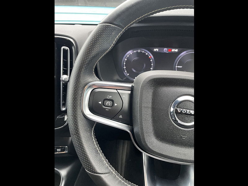 Volvo XC40 1.5h T5 Twin Engine Recharge 10.7kWh R-Design Pro SUV 5dr Petrol Plug-in Hybrid Auto Euro 6 (s/s) (262 ps) 5dr Automatic 2025