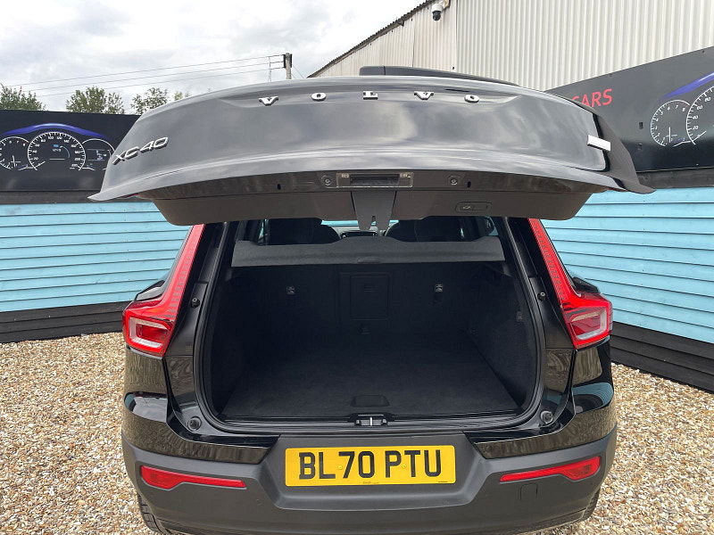 Volvo XC40 1.5h T5 Twin Engine Recharge 10.7kWh R-Design Pro SUV 5dr Petrol Plug-in Hybrid Auto Euro 6 (s/s) (262 ps) 5dr Automatic 2025