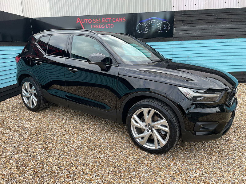 Volvo XC40 1.5h T5 Twin Engine Recharge 10.7kWh R-Design Pro SUV 5dr Petrol Plug-in Hybrid Auto Euro 6 (s/s) (262 ps) 5dr Automatic 2025