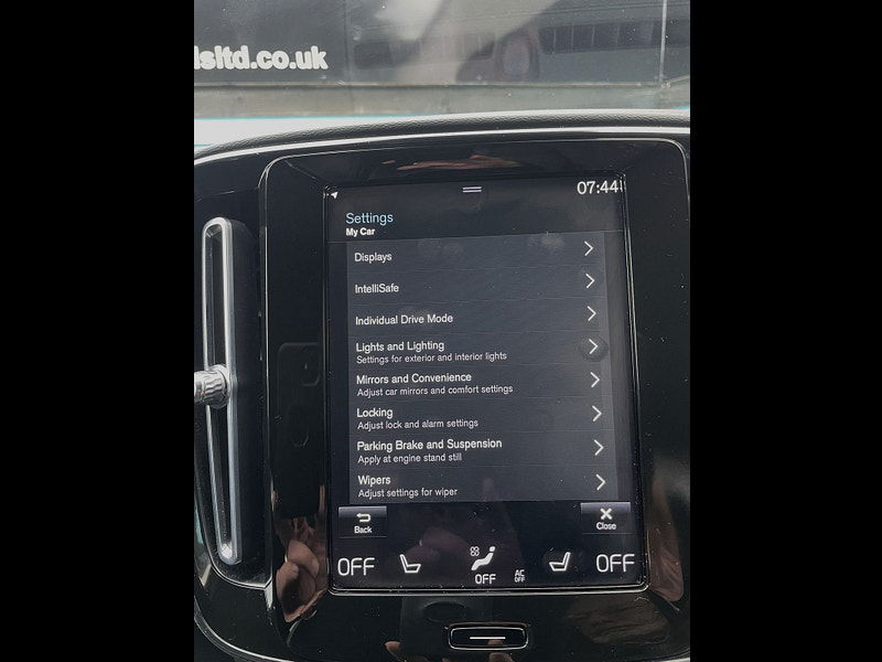 Volvo XC40 1.5h T5 Twin Engine Recharge 10.7kWh R-Design Pro SUV 5dr Petrol Plug-in Hybrid Auto Euro 6 (s/s) (262 ps) 5dr Automatic 2025