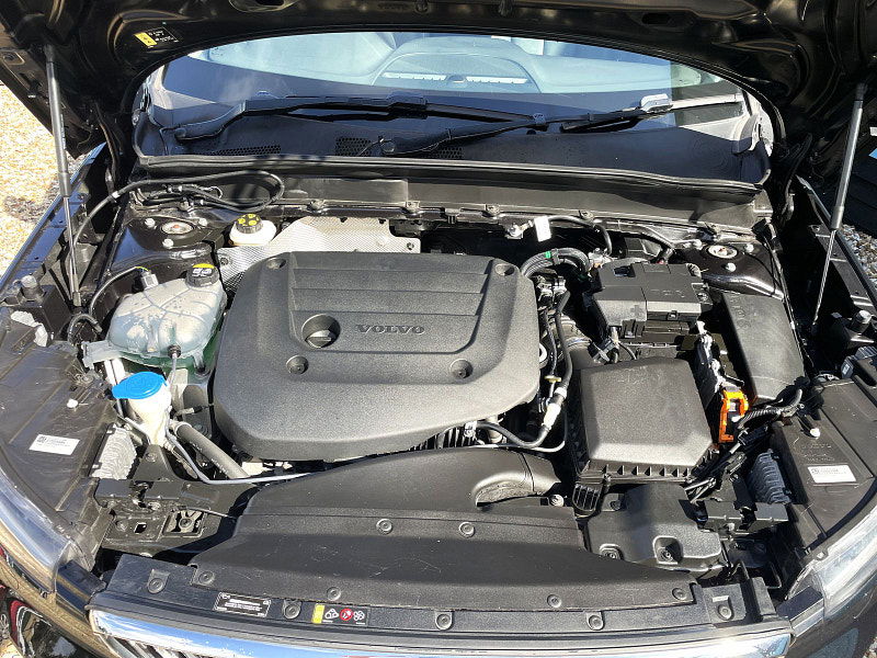 Volvo XC40 2.0 B4 MHEV Inscription Pro SUV 5dr Petrol Hybrid Auto Euro 6 (s/s) (197 ps) 5dr Automatic 2025