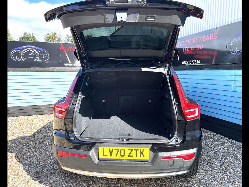 Volvo XC40 2.0 B4 MHEV Inscription Pro SUV 5dr Petrol Hybrid Auto Euro 6 (s/s) (197 ps) 5dr Automatic 2025