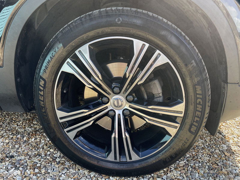 Volvo XC40 2.0 B4 MHEV Inscription Pro SUV 5dr Petrol Hybrid Auto Euro 6 (s/s) (197 ps) 5dr Automatic 2025