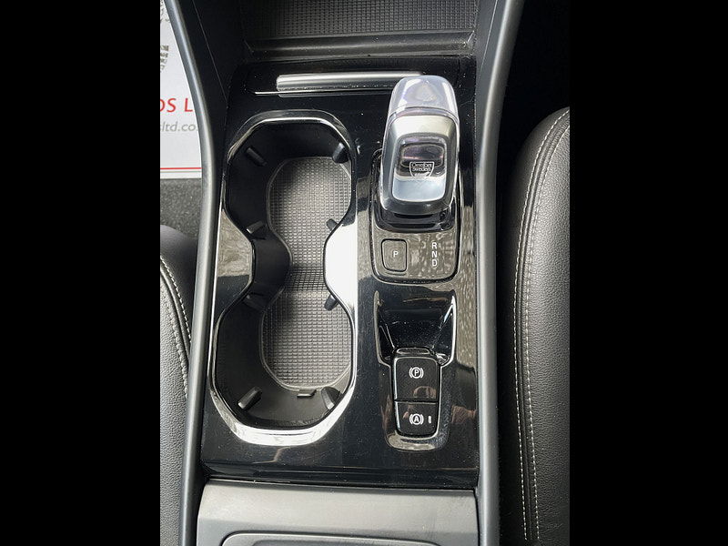 Volvo XC40 2.0 B4 MHEV Inscription Pro SUV 5dr Petrol Hybrid Auto Euro 6 (s/s) (197 ps) 5dr Automatic 2025