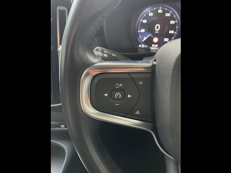 Volvo XC40 2.0 B4 MHEV Inscription Pro SUV 5dr Petrol Hybrid Auto Euro 6 (s/s) (197 ps) 5dr Automatic 2025