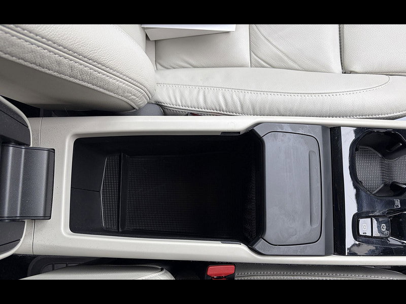 Volvo XC40 2.0 T4 Inscription Pro SUV 5dr Petrol Auto AWD Euro 6 (s/s) (190 ps) 5dr Automatic 2026