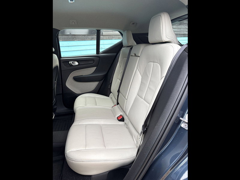 Volvo XC40 2.0 T4 Inscription Pro SUV 5dr Petrol Auto AWD Euro 6 (s/s) (190 ps) 5dr Automatic 2026