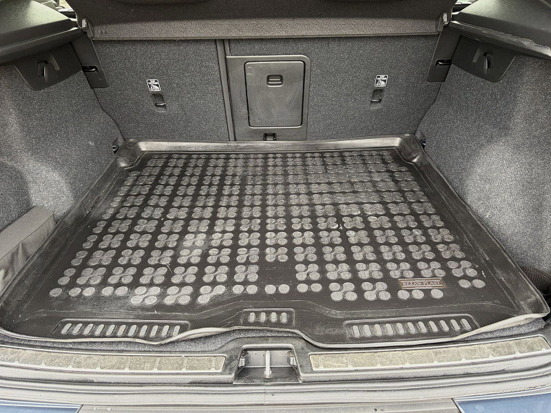 Volvo XC40 2.0 T4 Inscription Pro SUV 5dr Petrol Auto AWD Euro 6 (s/s) (190 ps) 5dr Automatic 2026