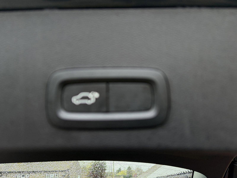 Volvo XC40 2.0 T4 Inscription Pro SUV 5dr Petrol Auto AWD Euro 6 (s/s) (190 ps) 5dr Automatic 2026