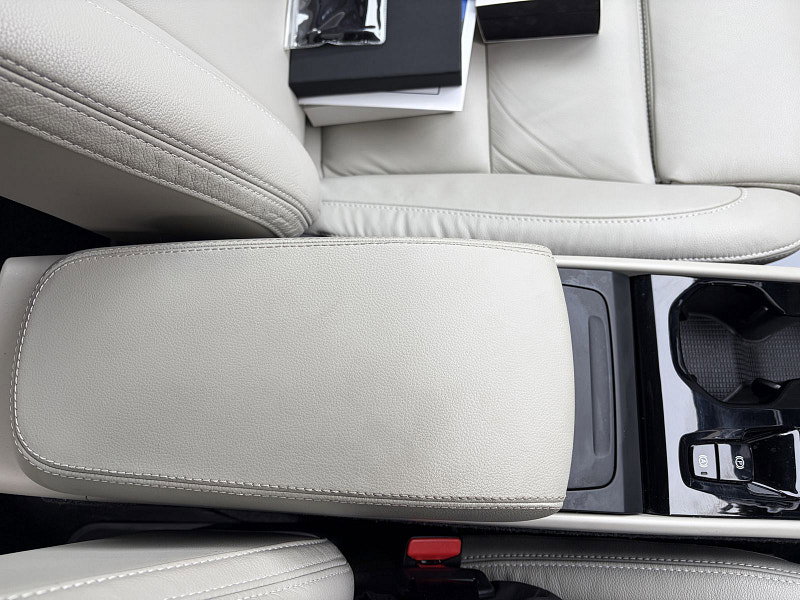 Volvo XC40 2.0 T4 Inscription Pro SUV 5dr Petrol Auto AWD Euro 6 (s/s) (190 ps) 5dr Automatic 2026