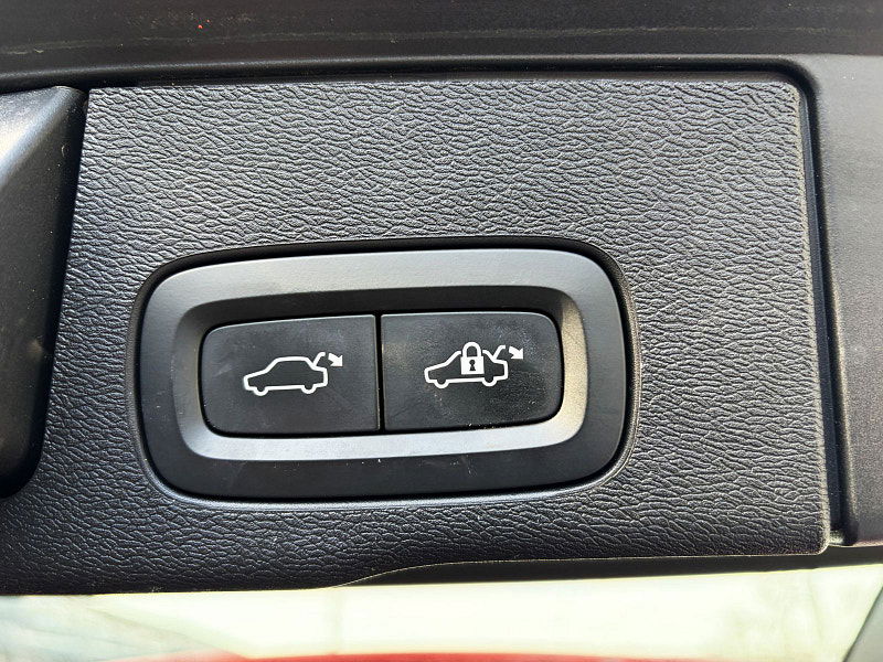 Volvo XC60 2.0 D4 Inscription Pro SUV 5dr Diesel Manual AWD Euro 6 (s/s) (190 ps) 5dr Manual 2026