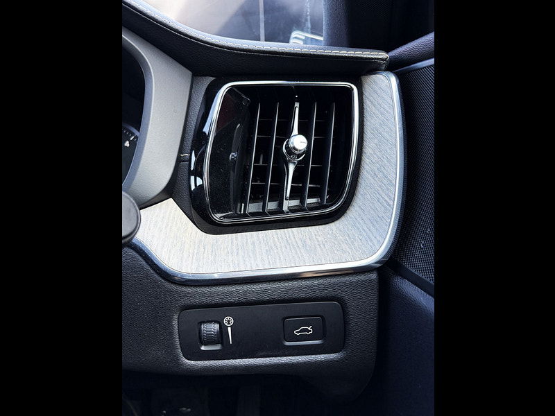 Volvo XC60 2.0 D4 Inscription Pro SUV 5dr Diesel Manual AWD Euro 6 (s/s) (190 ps) 5dr Manual 2026