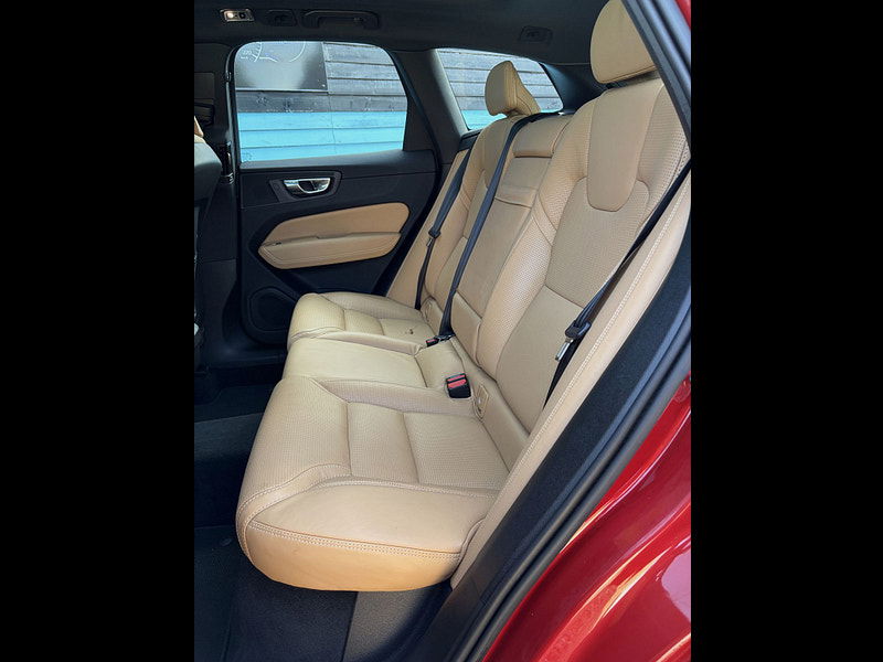 Volvo XC60 2.0 D4 Inscription Pro SUV 5dr Diesel Manual AWD Euro 6 (s/s) (190 ps) 5dr Manual 2026