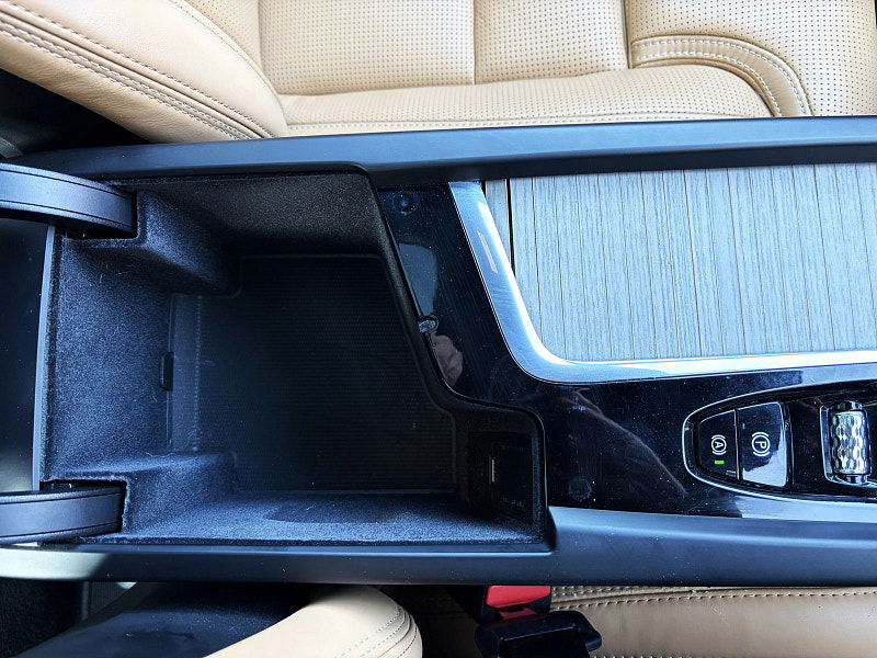 Volvo XC60 2.0 D4 Inscription Pro SUV 5dr Diesel Manual AWD Euro 6 (s/s) (190 ps) 5dr Manual 2026