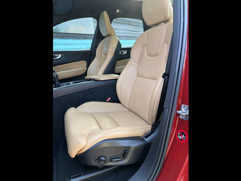 Volvo XC60 2.0 D4 Inscription Pro SUV 5dr Diesel Manual AWD Euro 6 (s/s) (190 ps) 5dr Manual 2026