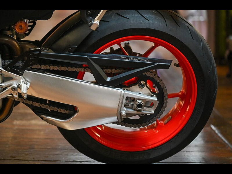 Aprilia Tuono 1100 V4 *Akrapovic End Can - Finance Available* 0dr Manual 2026