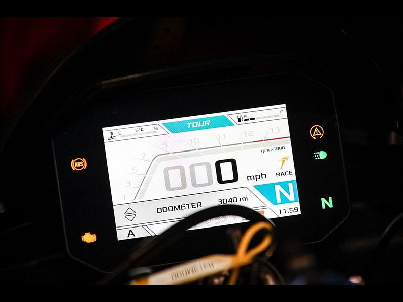 Aprilia Tuono 1100 V4 *Akrapovic End Can - Finance Available* 0dr Manual 2026