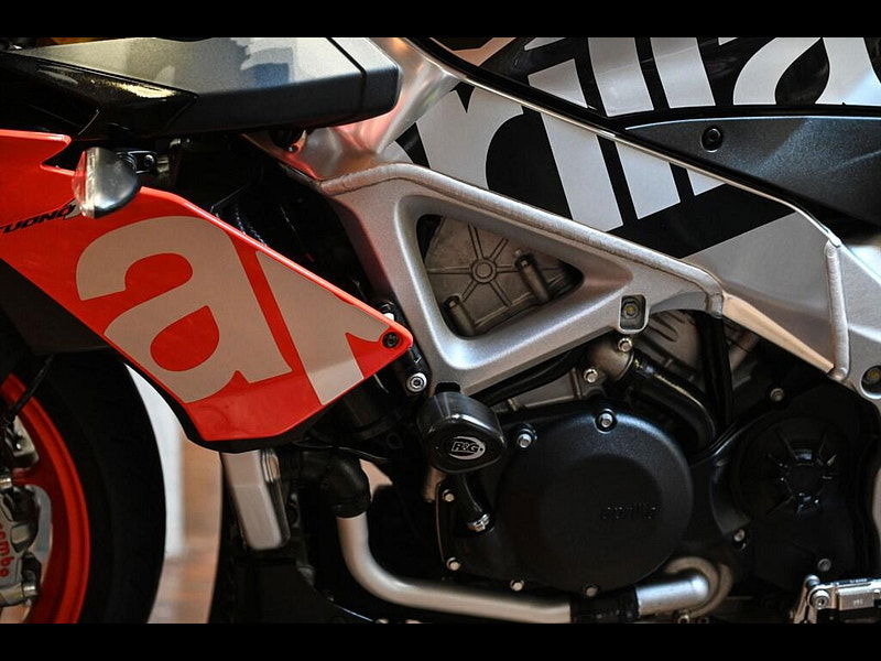 Aprilia Tuono 1100 V4 *Full Akrapovic Exhaust System - Finance Available* 0dr Manual 2026