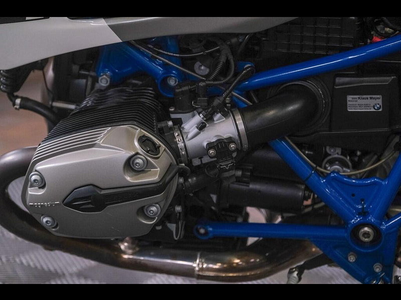 BMW Hp2 megamoto *Rare Megamoto* 0dr Manual 2026