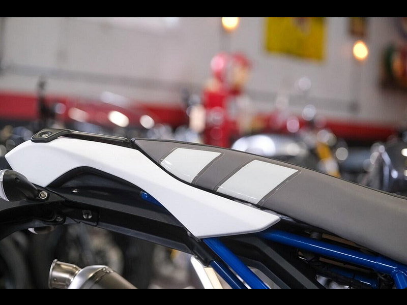 BMW Hp2 megamoto *Rare Megamoto* 0dr Manual 2026