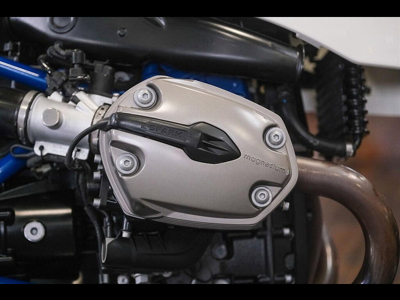 BMW Hp2 megamoto *Rare Megamoto* 0dr Manual 2026