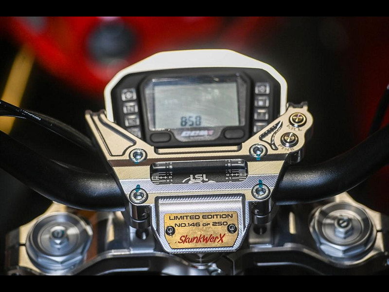 Ccm FT6 Flat Tracker Bespoke Specification Example 0dr Manual 2025