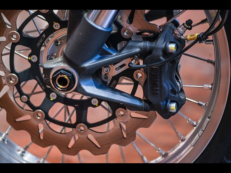 Ccm Spitfire *Maverick Infinite - One Owner* 0dr Manual 2026