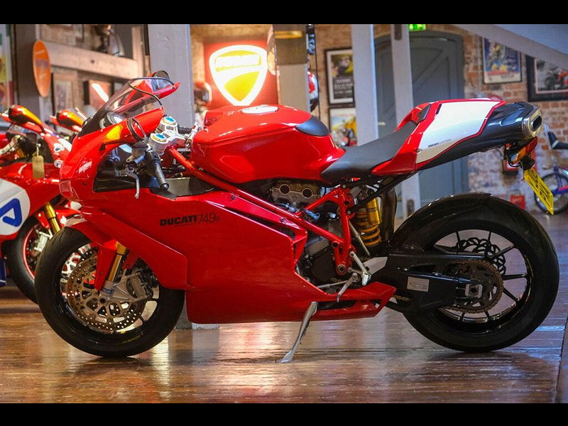 DUCATI 749 *749 R - Original Example* 0dr Manual 2026